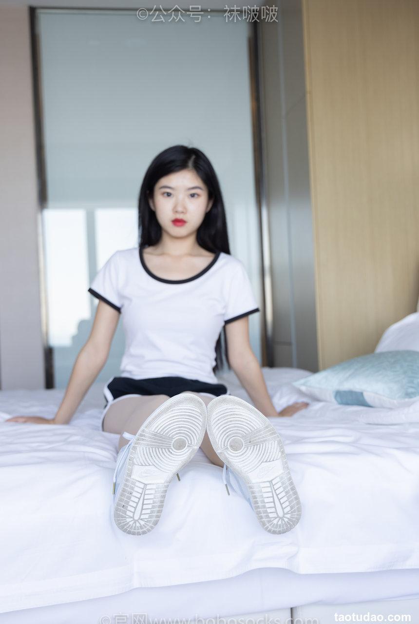 [BoBoSocks袜啵啵]NO.031 小奶熊-AJ板鞋、白棉袜、厚肉丝[149P+1V／3.79GB]