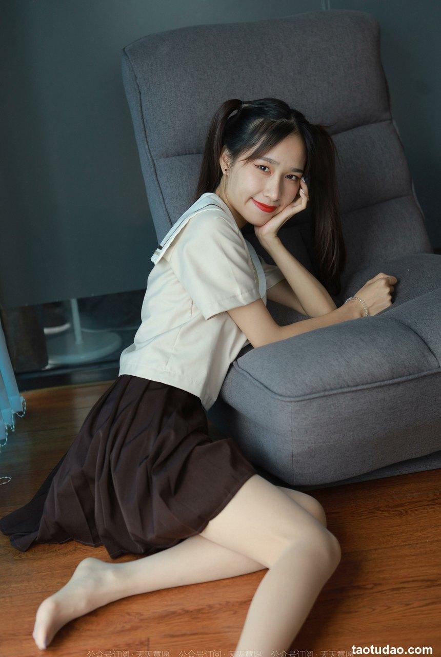 [IESS异思趣向] 2022.08.03 丝享家1166：美子《香蕉少女》[80P／112MB]