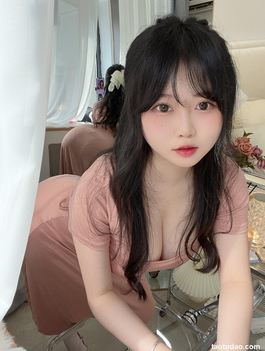 是依酱吖 - NO.59 人妻 [31P4V-197MB]