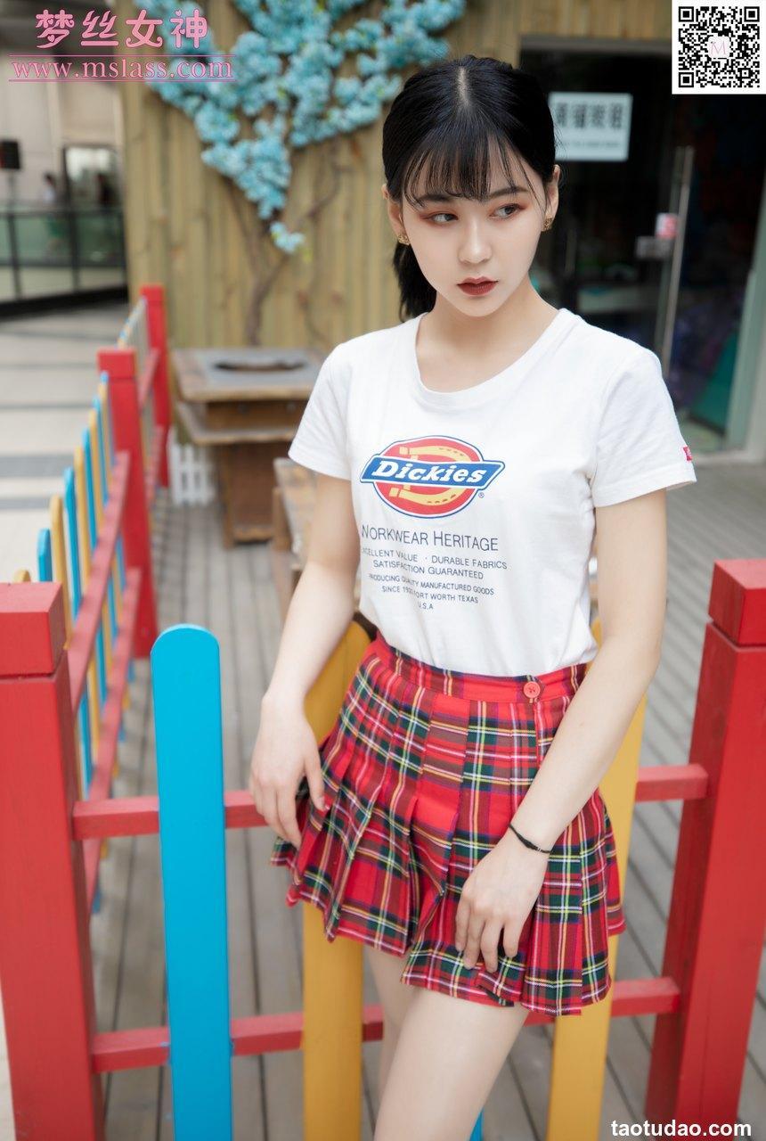 [MSLASS梦丝女神] 2019.09.09 可岚《小白鞋搭配油光丝袜》[81P+1V-993MB]