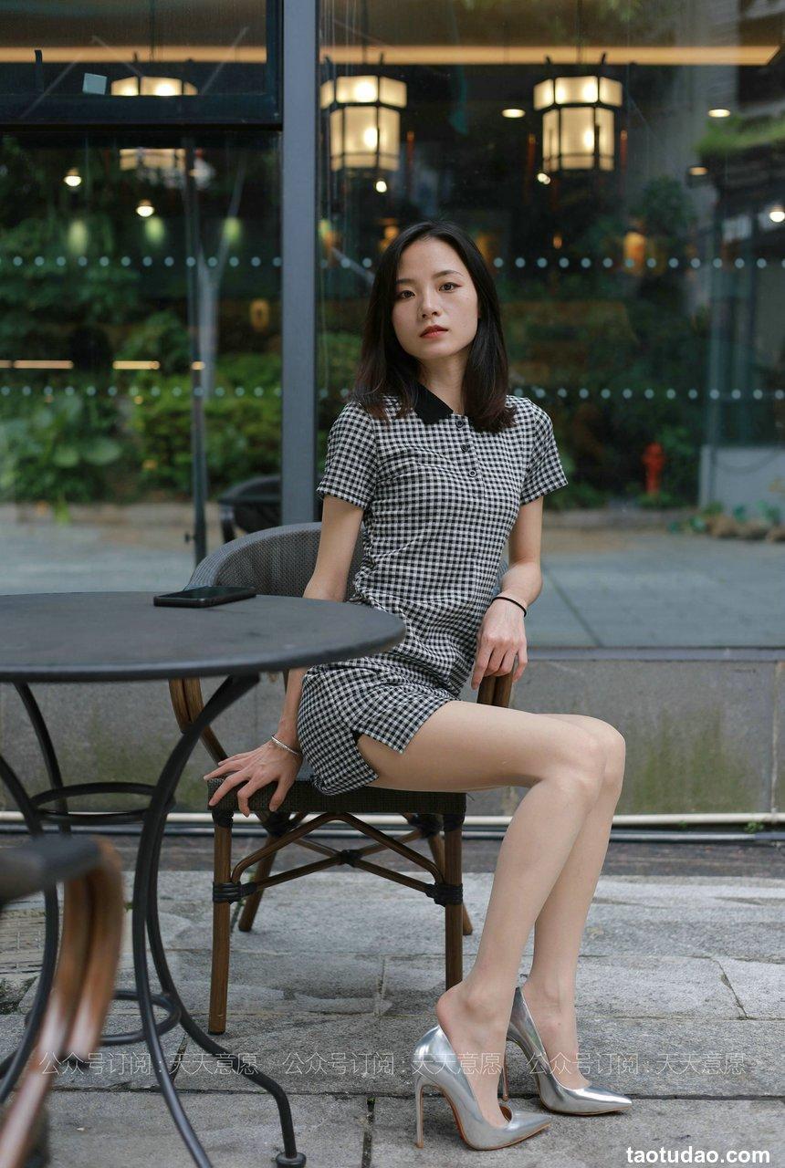 [IESS异思趣向] 2021.07.22 丝享家867：小六《格子连衣裙》[90P／165MB]