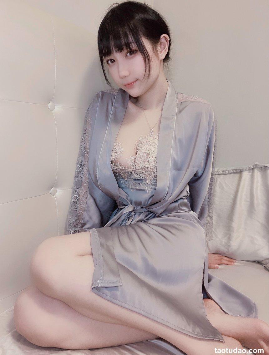 周叽是可爱兔兔 NO.017 - 今夕何夕睡袍[9P／15.1MB]