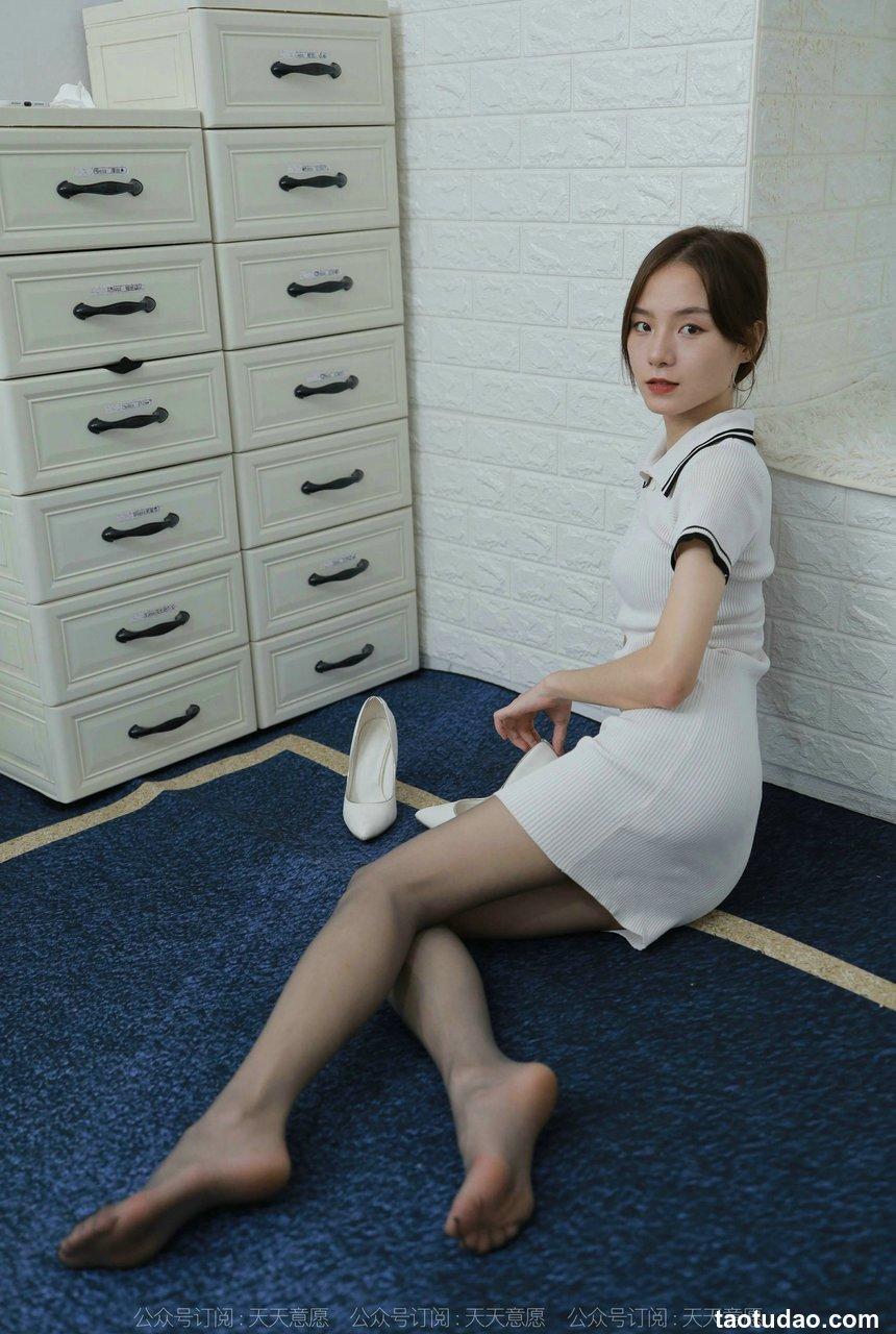 [IESS异思趣向] 2021.09.12 丝享家916：小六《黑白相间的世界》[97P／145MB]