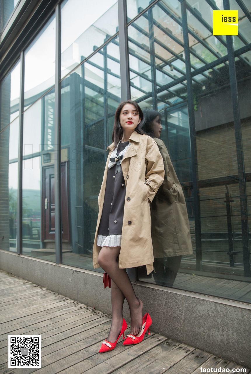 [IESS异思趣向] 2018.12.21 丝享家386：姗姗 - 气质风衣小红高 [90P/43.4M]