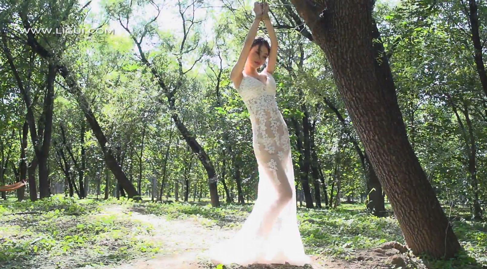 [Ligui丽柜] 2020.10.17 HD视频《郊野无助的挣扎》白雪 [1V-449M]