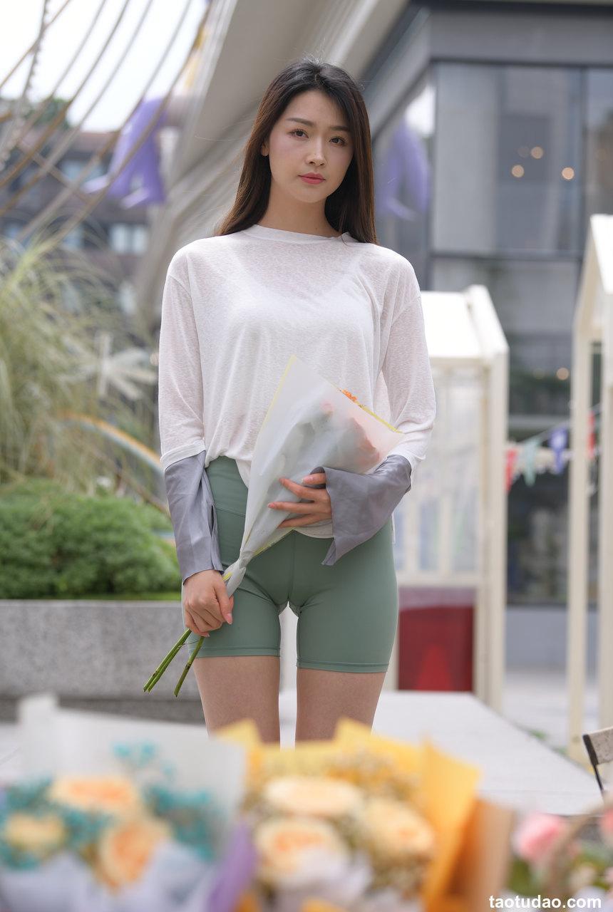 都市丽人Umi王性感运动上衣 【884P+1V-30.3G】