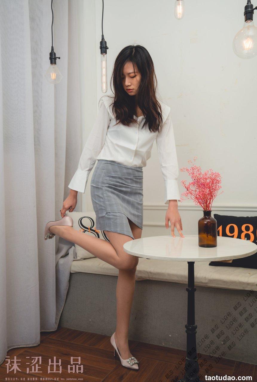 袜涩写真 VOL.023 乐乐水晶高跟鞋 [58P／248MB]