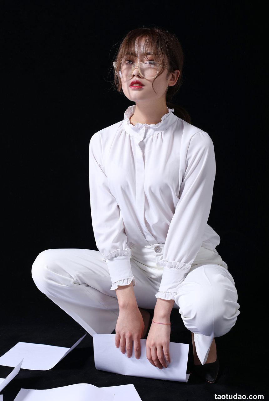 奈丝写真 NO.126 御姐套装 裤里丝-可乐 [33P+401M]