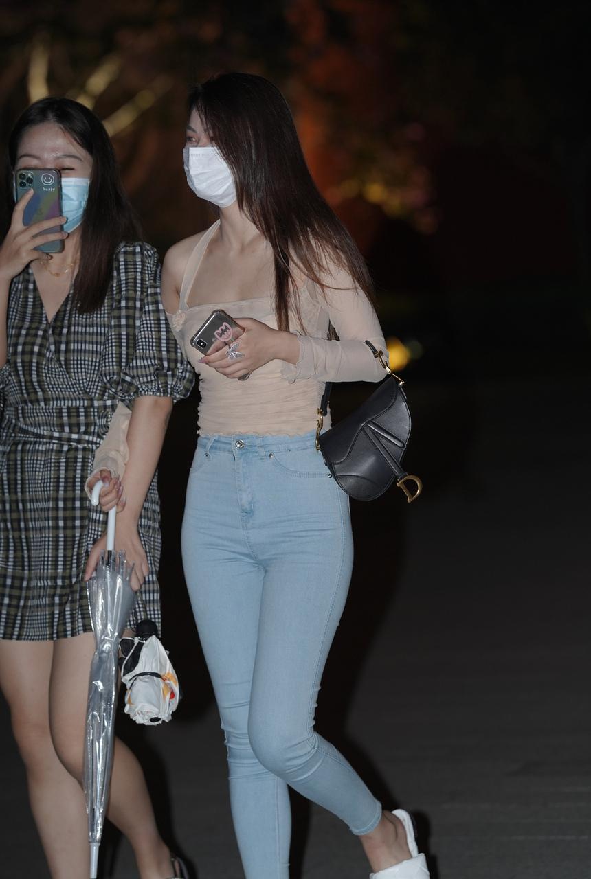 都市丽人紧身蓝牛仔小姐姐【36P+1V-668MB】