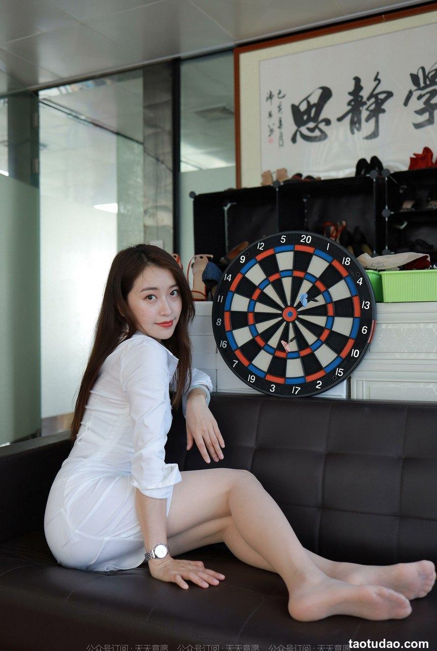 [IESS异思趣向] 2022.06.26 丝享家1129：小婕《白色包臀裙》[93P／138MB]