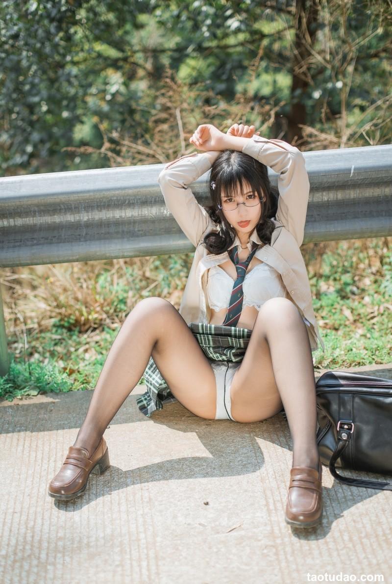 COSER逐月SU之乡间小路 (45P/293M)