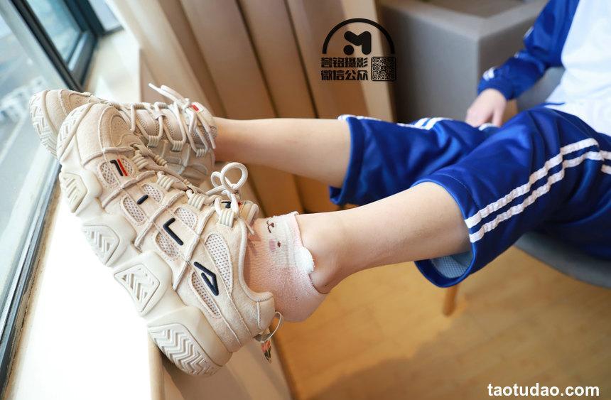 [誉铭传媒]袜足摄影 2021年《05.10赞助定制作品》[88P+1V／1.07GB]