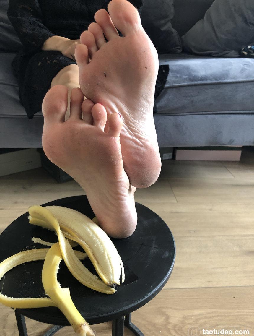 安乔乔 NO.009 踩香蕉 [134P+558M]