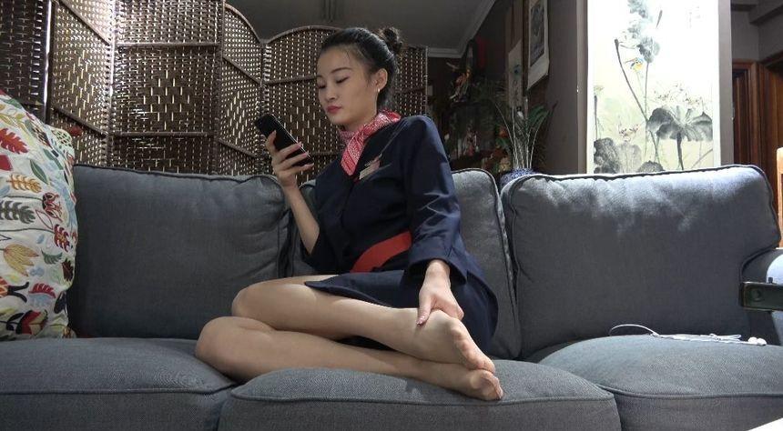 [K&M]丝足视频 No.285-空姐制服沙发肉丝足秀 [1V-1.49G]