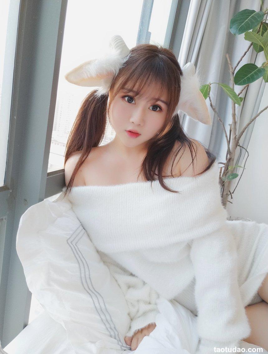 是依酱呀 - NO.13 羊咩咩 [33P-61MB]