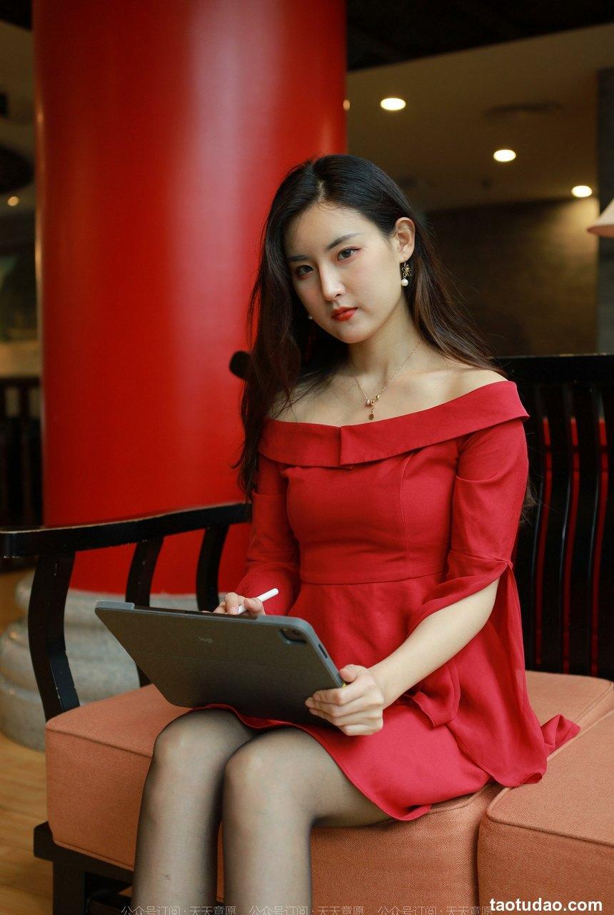 [IESS异思趣向] 2022.05.08 丝享家1082：小宝《红裙女神》[77P／117MB]