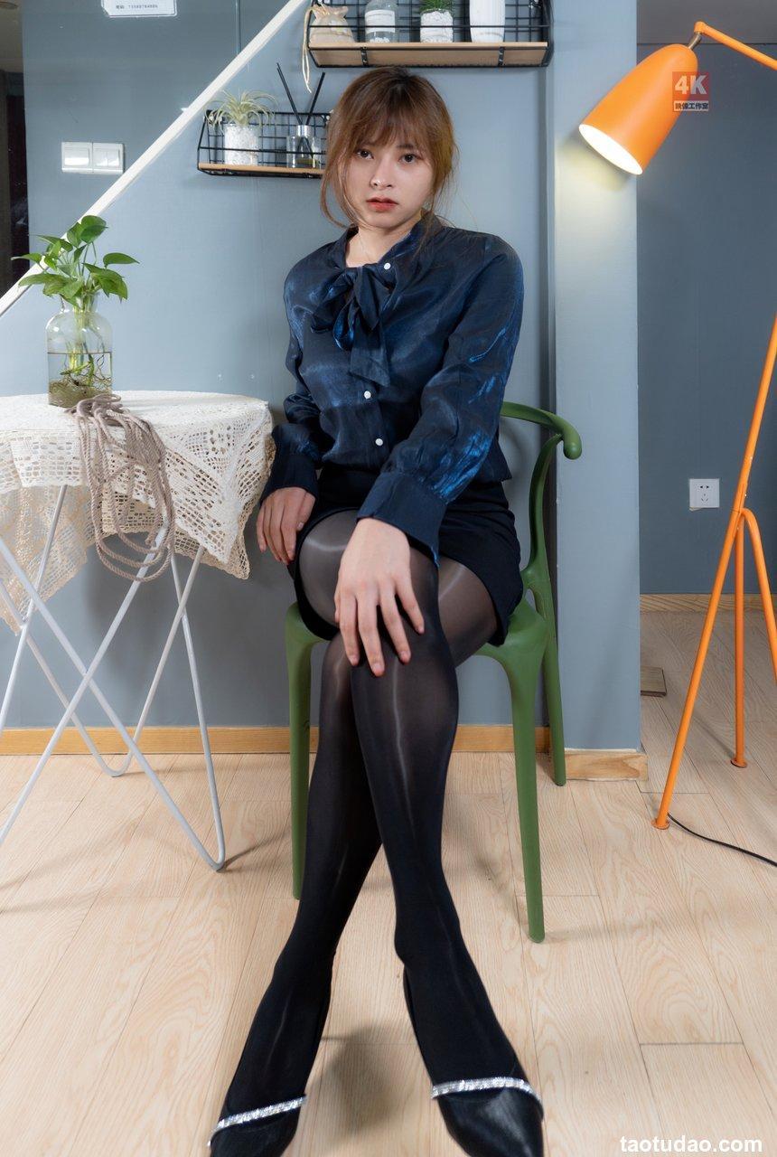 [Ligui丽柜] 2021.06.22 《黑秘书 ro 白秘书》奈沐子 [63+1P／156M]