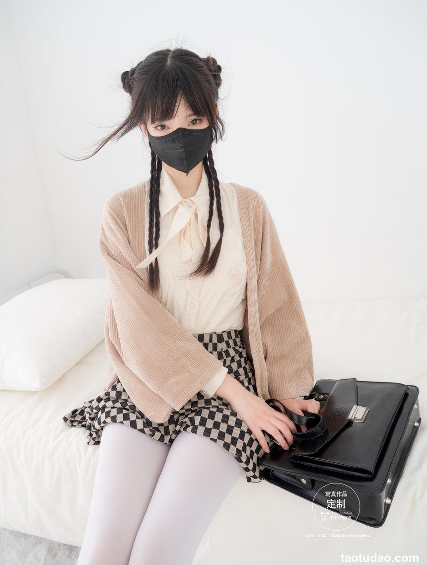 紧急企划 - EX-007 见希w 民国制服 白丝 [88P1V-3.45GB]