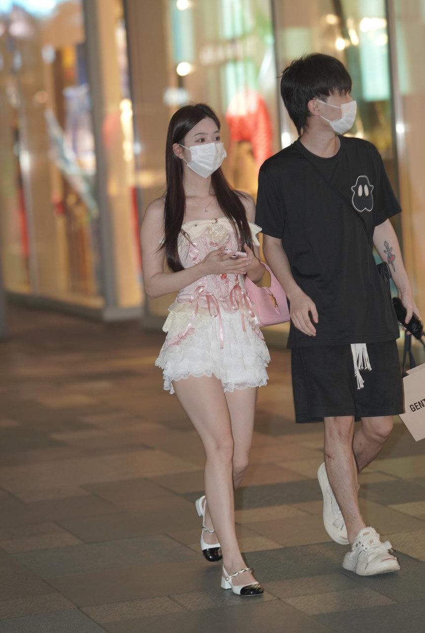 都市丽人包臀裙美腿女友【77P-988MB】