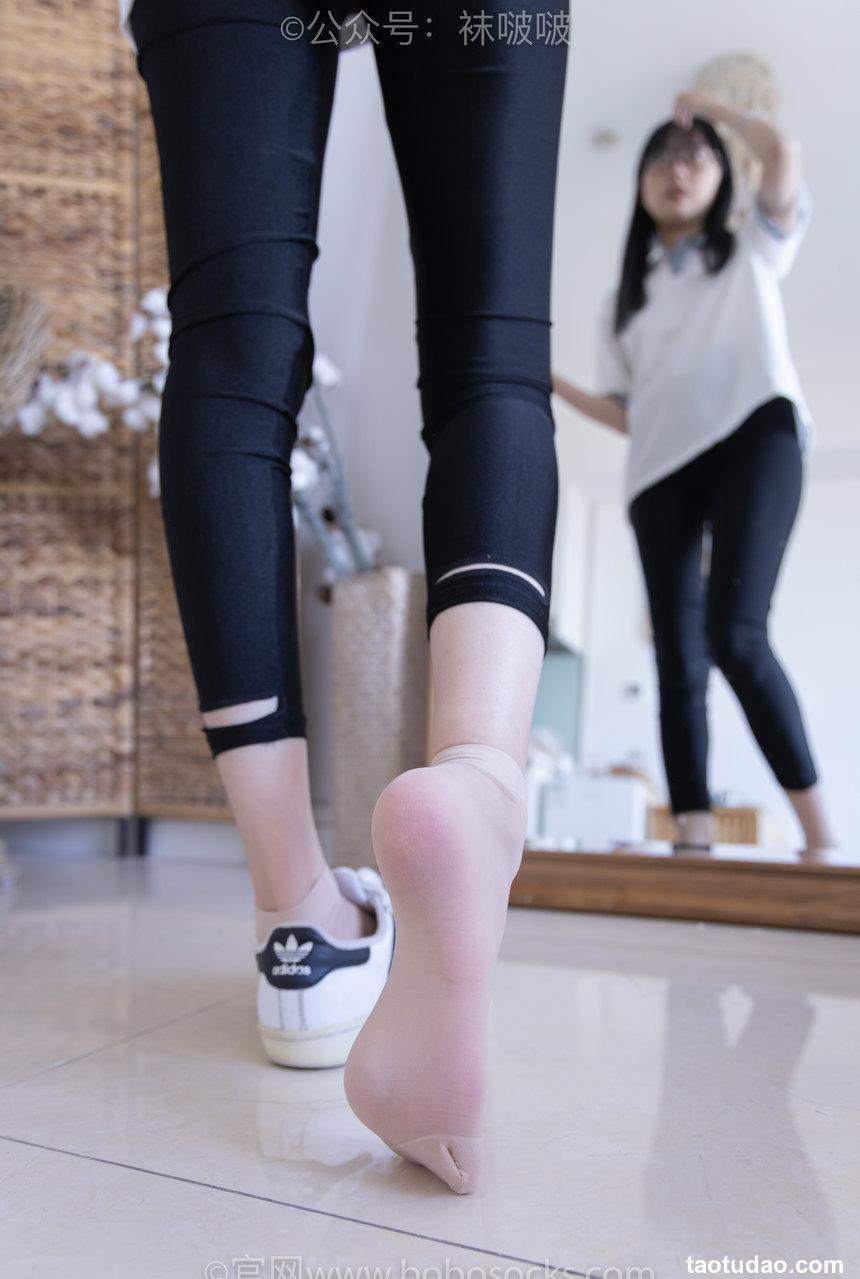 [BoBoSocks袜啵啵]NO.044 稚予-贝壳头、匡威帆布鞋、短肉丝[154P+1V／5.39GB]