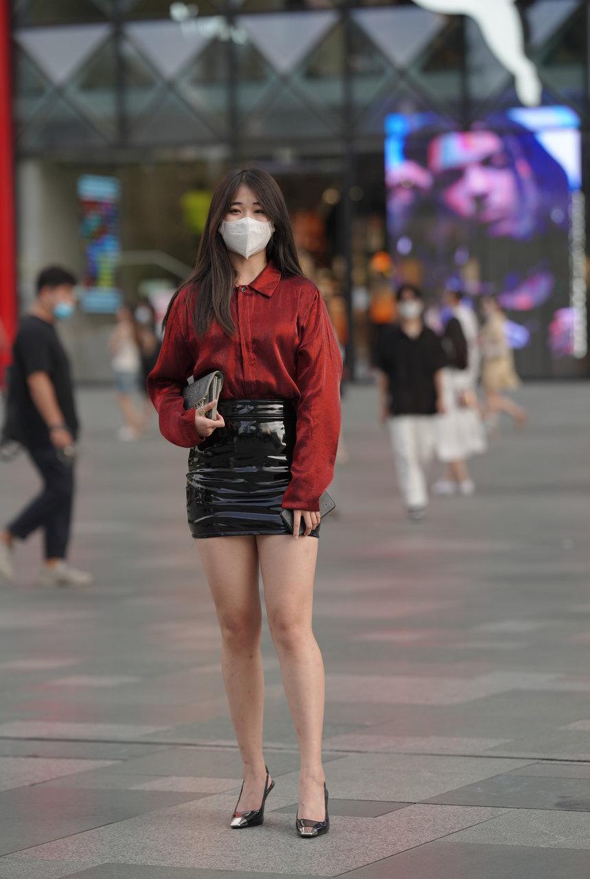 都市丽人红衣黑色皮裙小姐姐【462P+4V-7.38G】