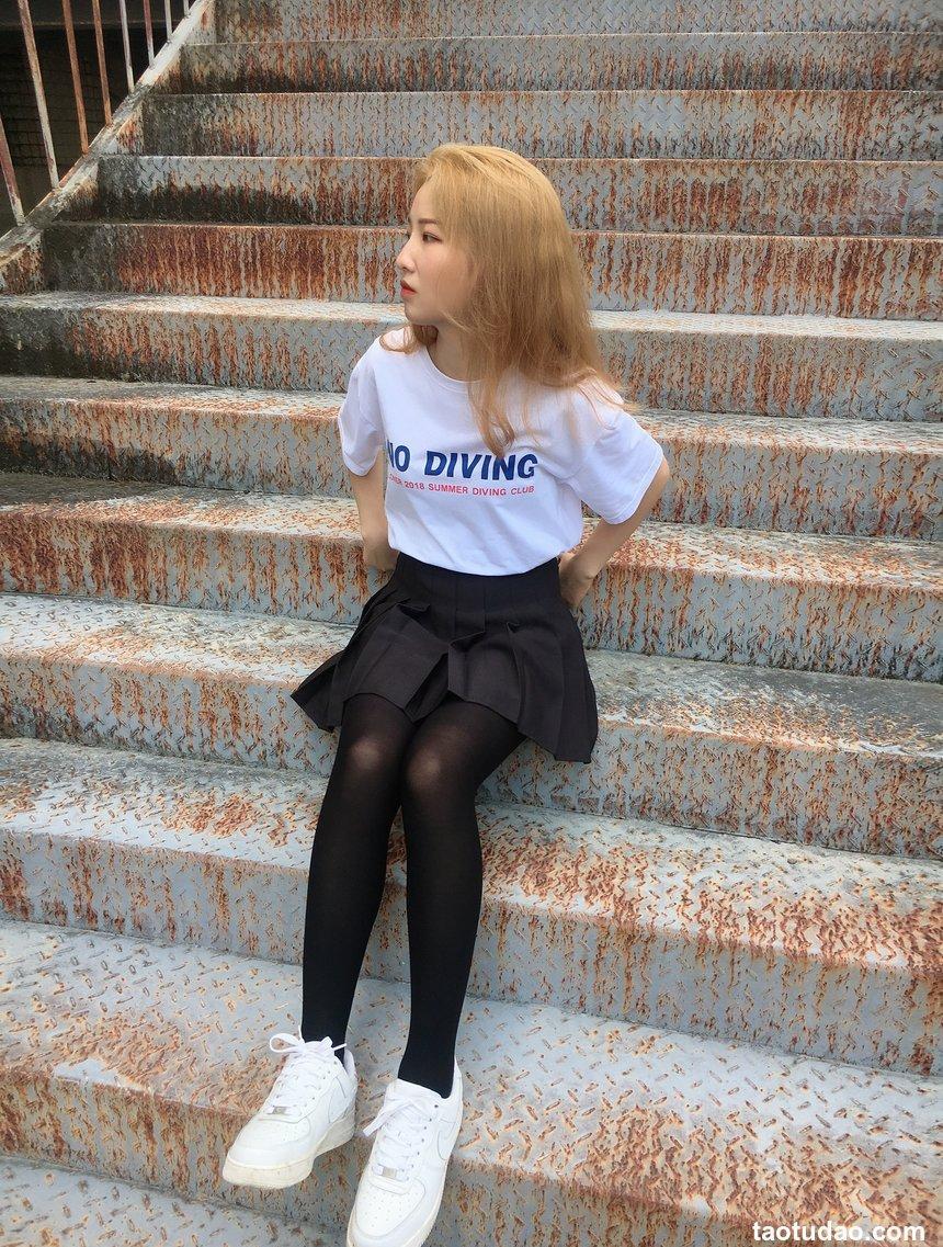 [最爱帆布鞋] 丝袜美腿写真 ON.47 图套