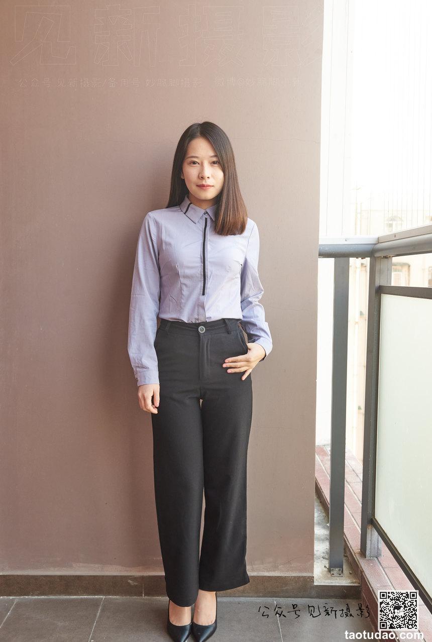 [见新摄影]NO.019-小江-户外裤里丝高跟【套图+视频-1.78G】