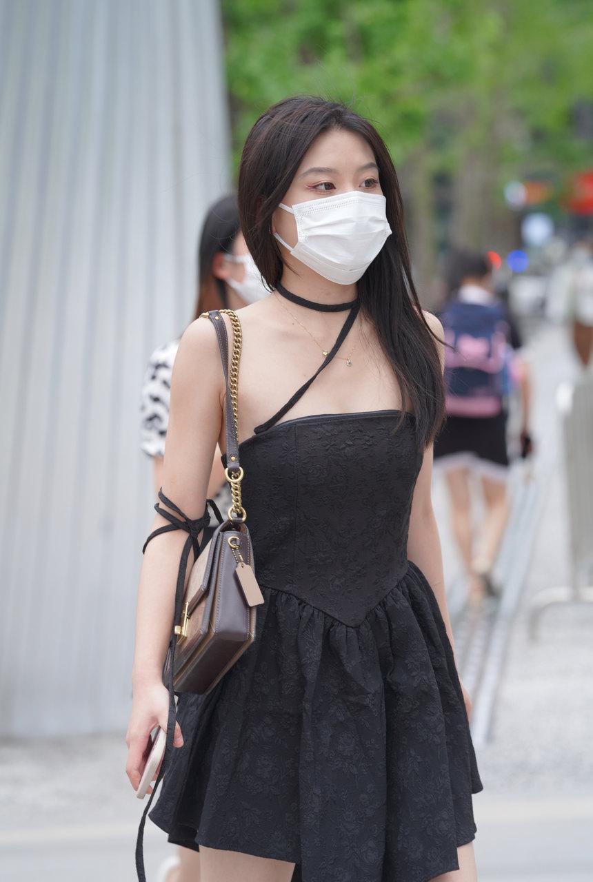 都市丽人黑色提花美女【84P-870MB】