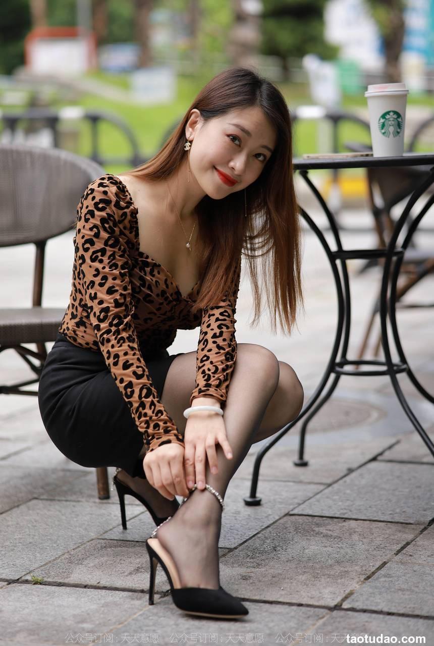 [IESS异思趣向] 2021.09.27 丝享家931：小婕《姓感豹纹包臀裙》[90P／80.3MB]