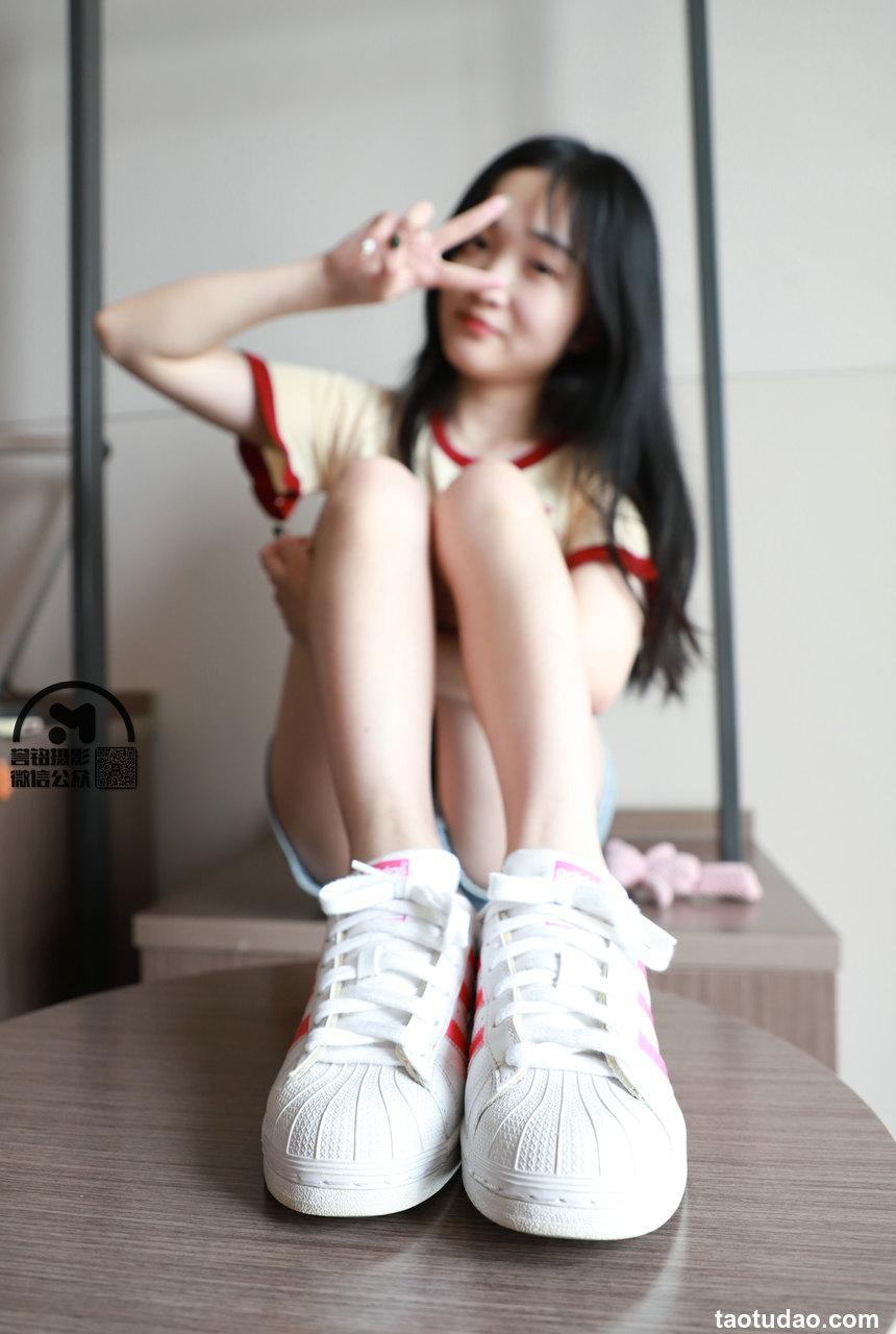 [誉铭传媒]袜足摄影 2021年 第十四期挠脚作品[40P+3V／2.13GB]