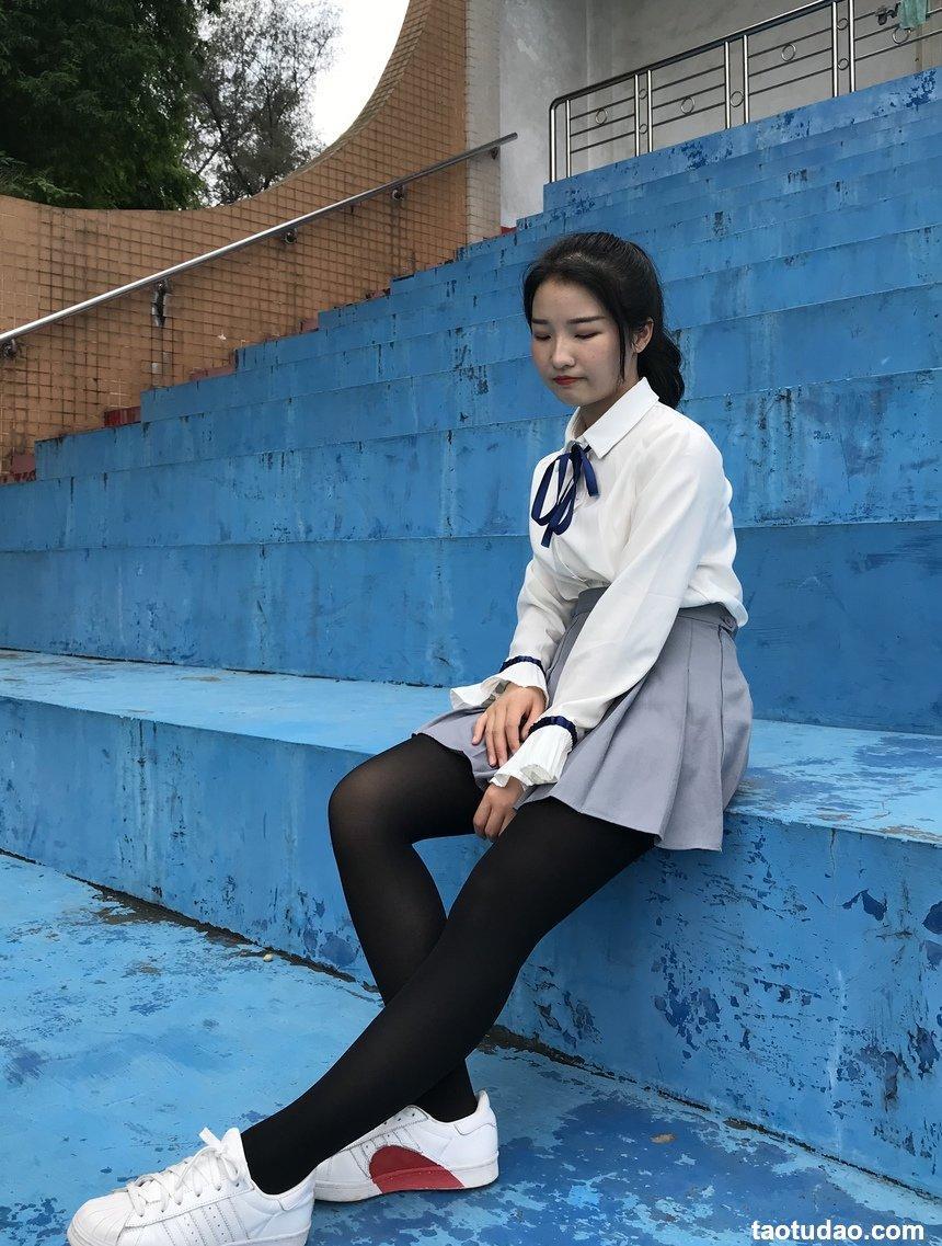 [最爱帆布鞋] 丝袜美腿写真 ON.10 图套+视频