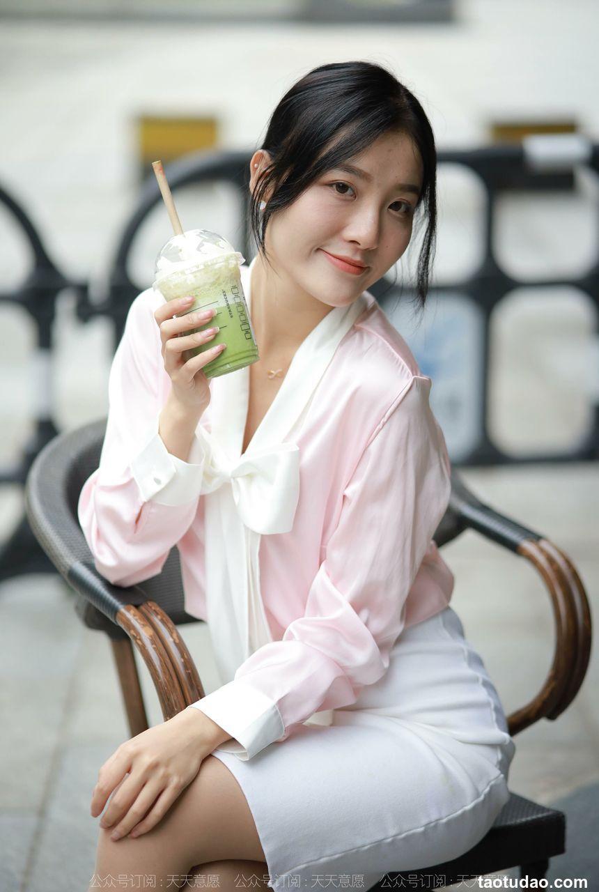 [IESS异思趣向]2021.11.19 丝享家978：婉苹《粉红色的回忆》[83P／76.4MB]