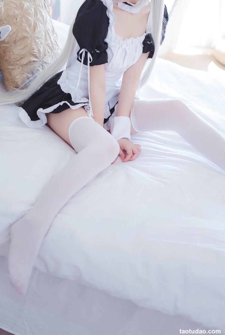 Coser衣衣 - NO.09 穹妹女仆 [28P-46MB]