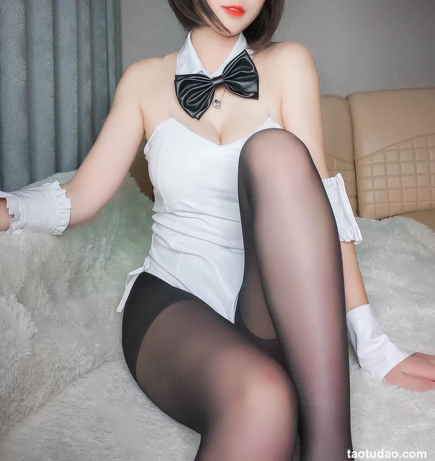 斗鱼主播w黑米粥w - 加藤惠兔女郎 [32P-94MB]