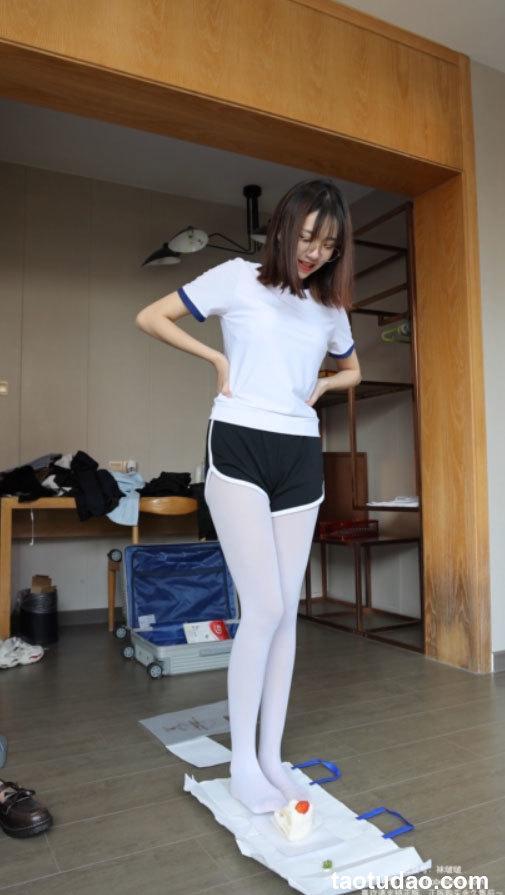 [BoBoSocks袜啵啵]积分限定作品 NO.008 小甜豆-皮鞋、厚白丝、踩奶油蛋糕剧情[1V／650MB]