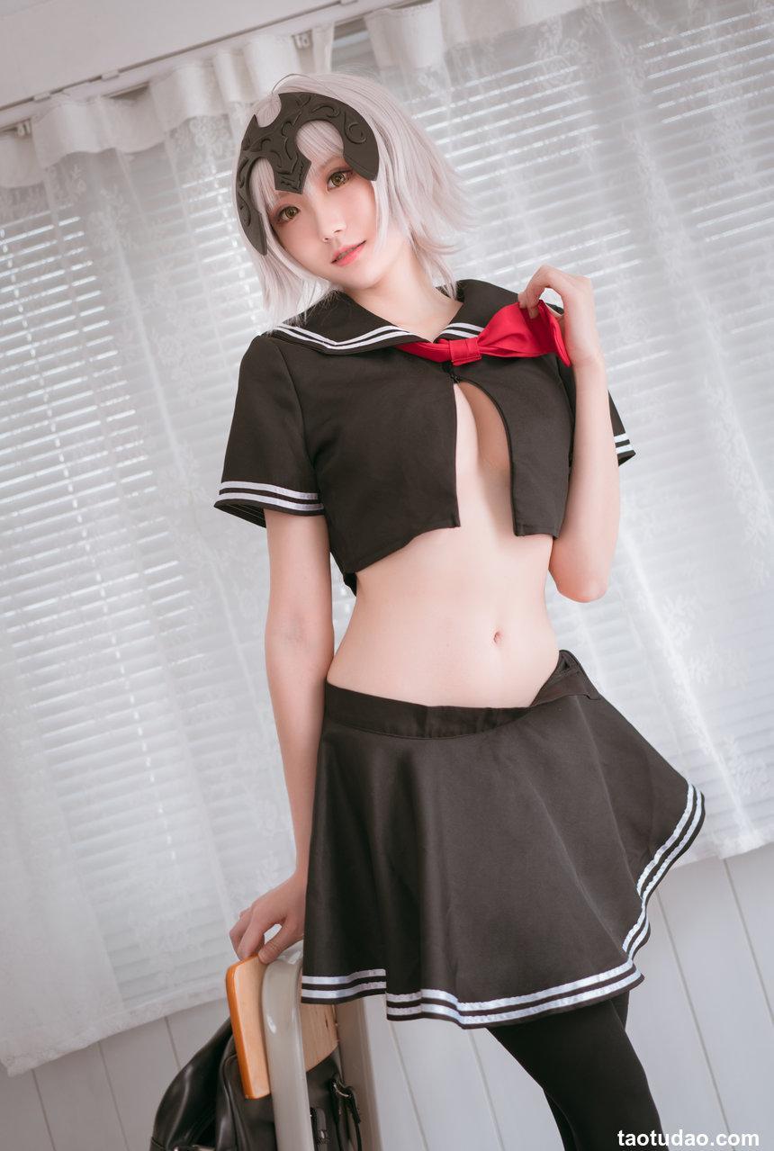 瓜希酱 NO.012 黑贞德 校服 [13P-59MB]