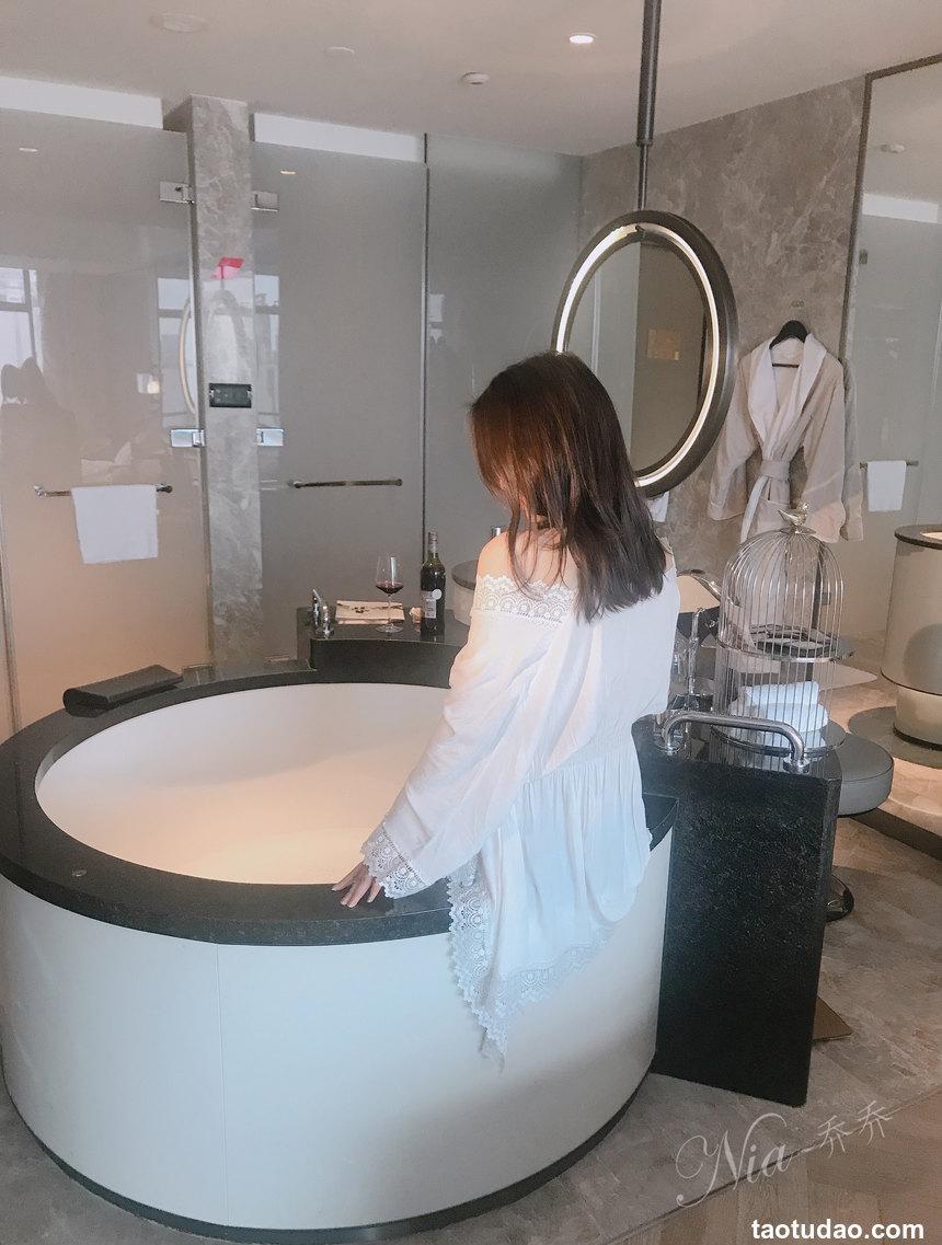 安乔乔 NO.024 美人出浴 [120P+295M]