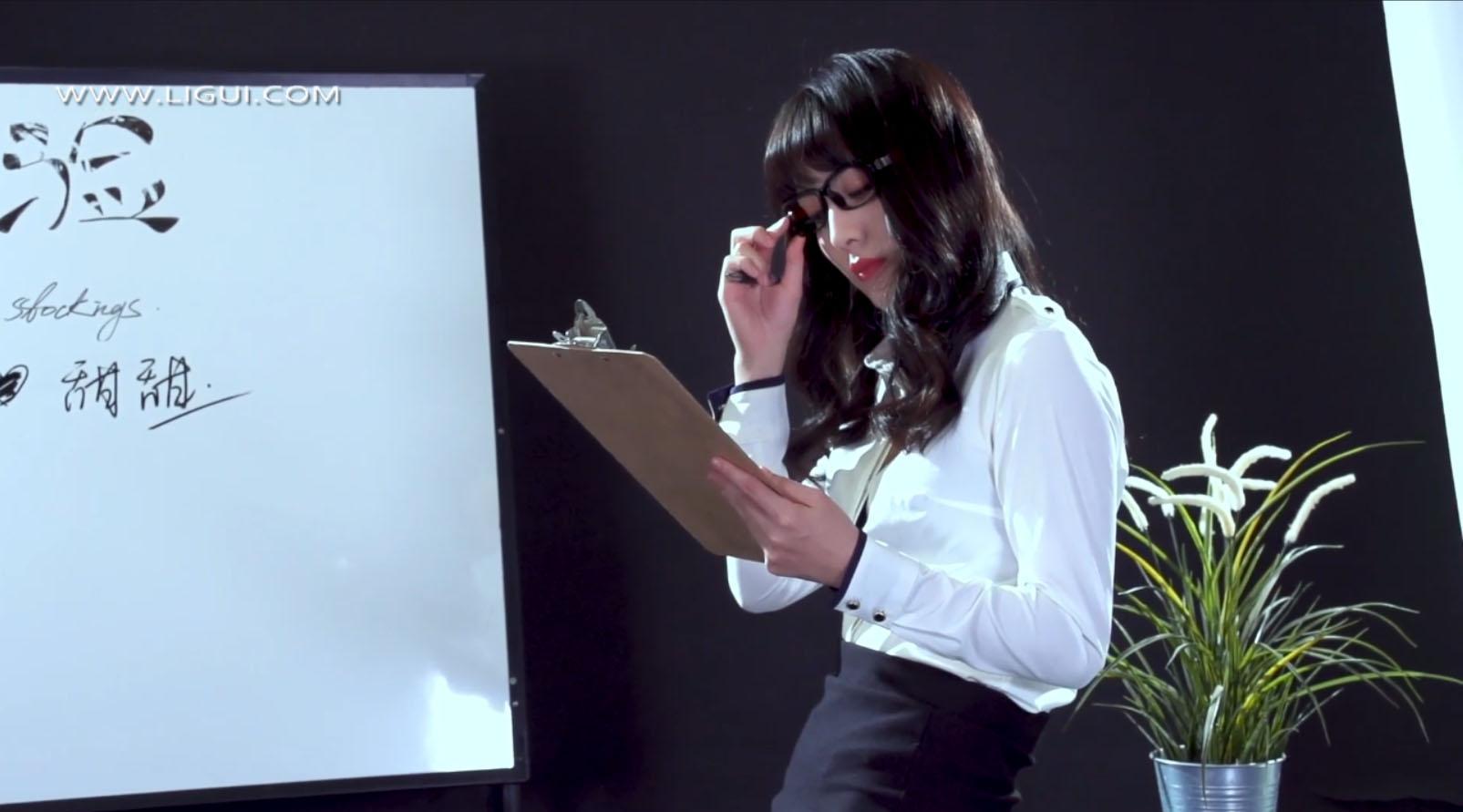 [Ligui丽柜] 2020.11.17 HD视频《寂寞的职员》芒果 [1V-222M]