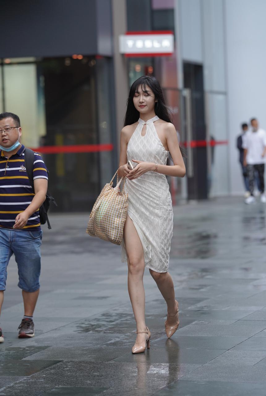 都市丽人漂亮的白色长裙美女【114P+1V-1.67G】