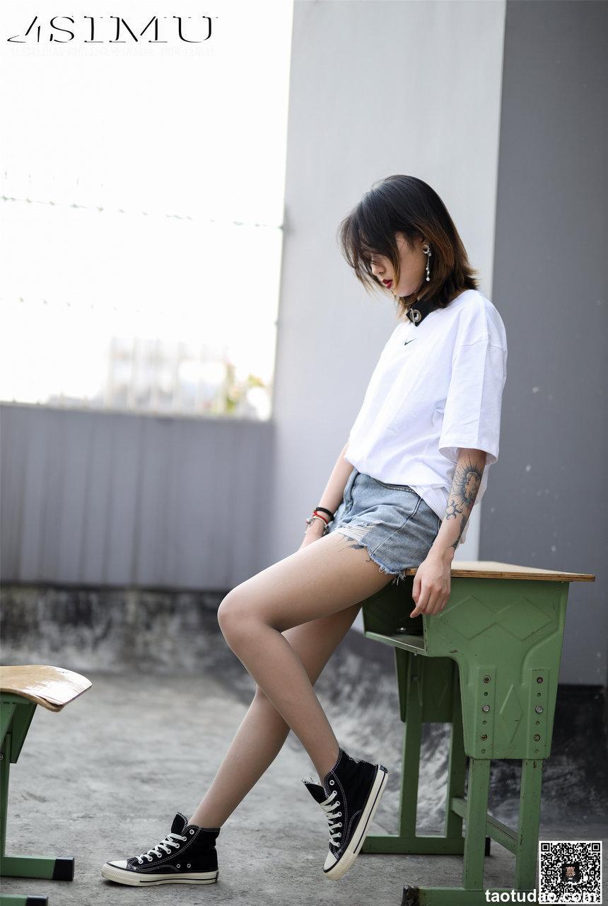 丝慕写真 SM250 新模《纹身酷girl》 [71P]