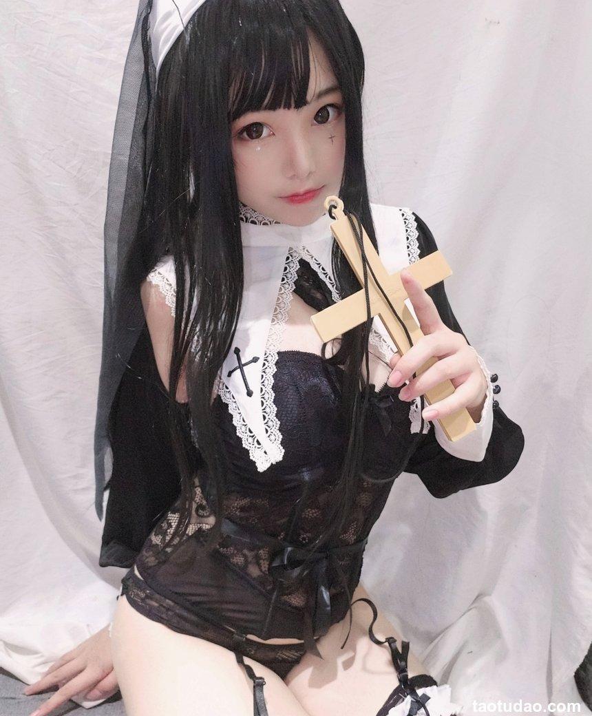 蜜汁猫裘 NO.037 修女 [25P-52.3MB]