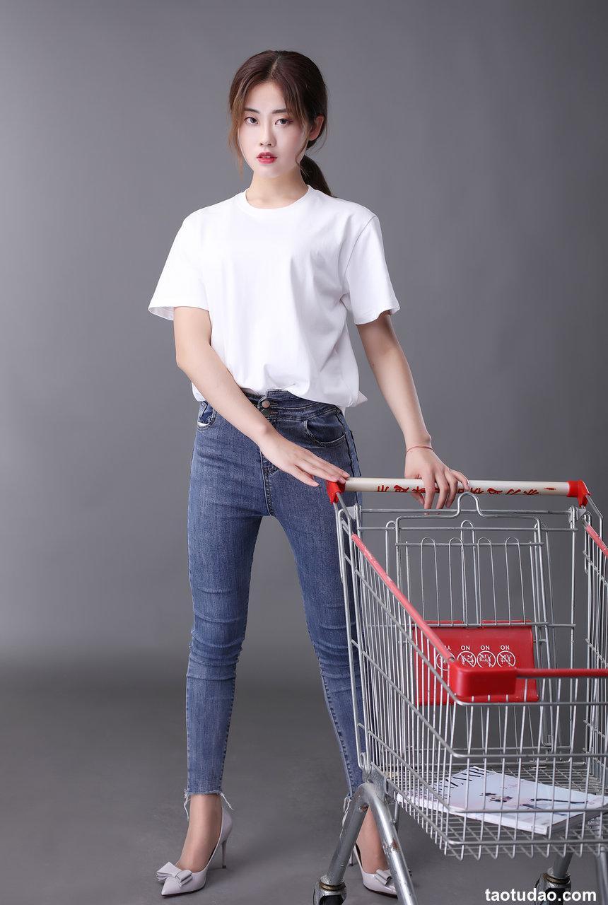 奈丝写真 NO.127 白T牛仔裤里的丝袜-可乐 [37P+592M]