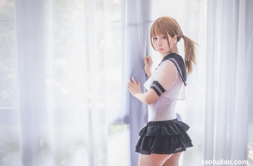 白金Saki写真 – 学生服 [17P]