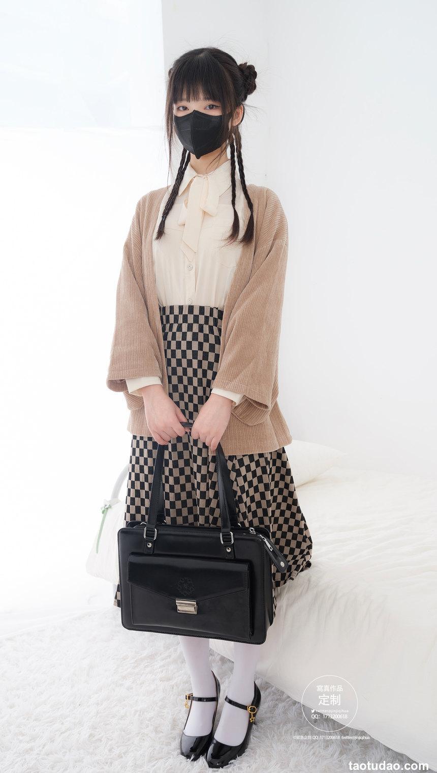 紧急企划 - EX-007 见希w 民国制服 白丝 [88P1V-3.45GB]