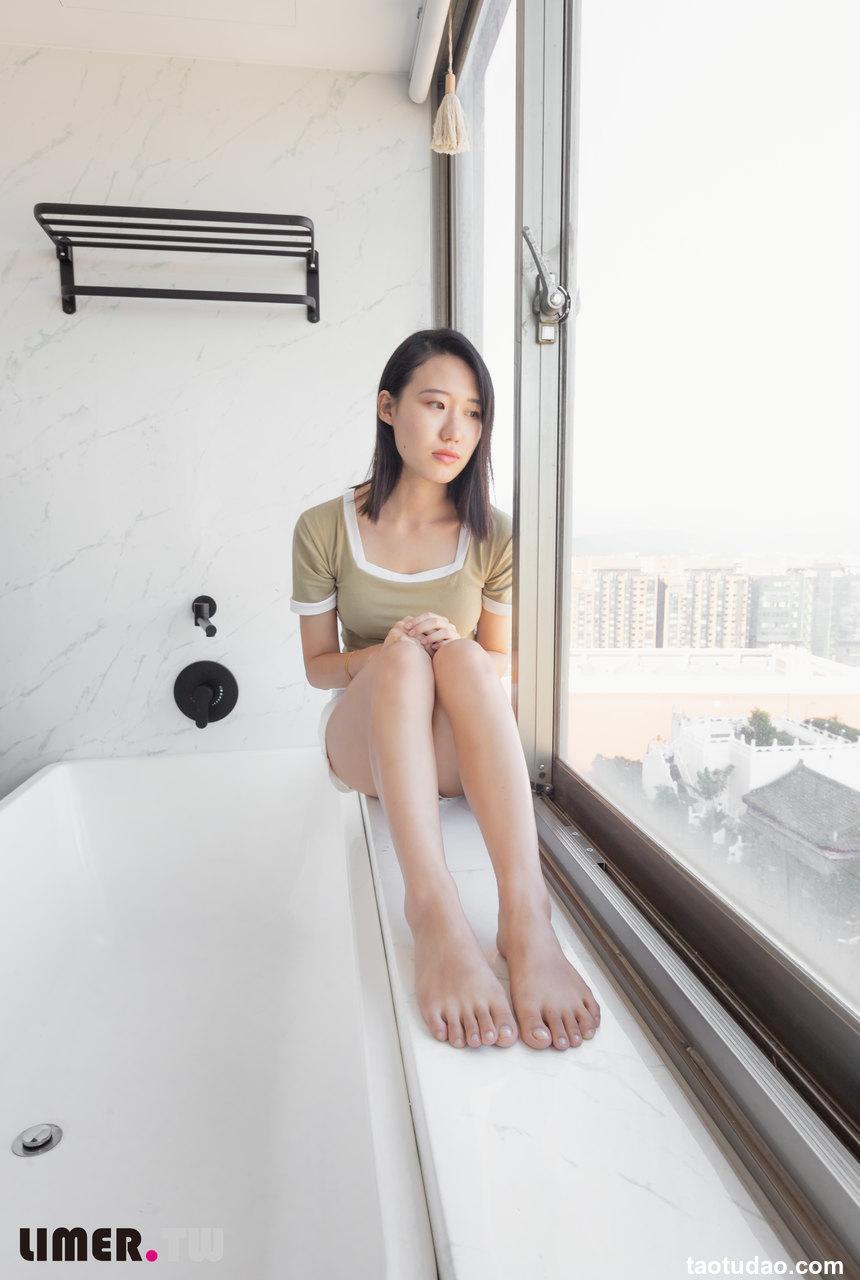Limerence原创 NO.014 学生素人Sarah裸足首作[169P+1V／3.49GB]