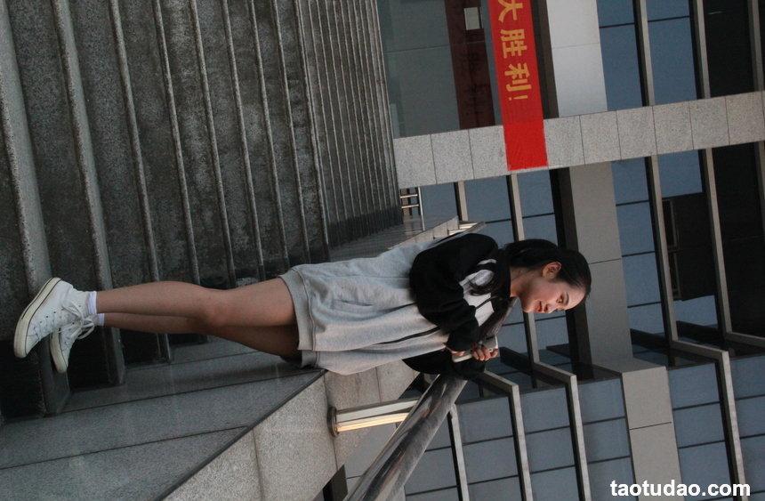 [最爱帆布鞋] 丝袜美腿写真 ON.23 图套+视频