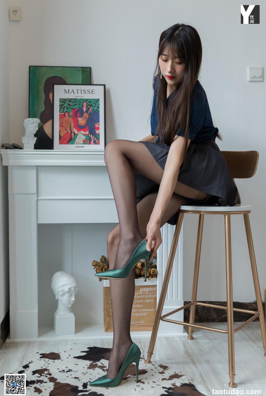 [IESS异思趣向]2020.06.16 丝享家762：夏夏《御姐穿百褶裙》