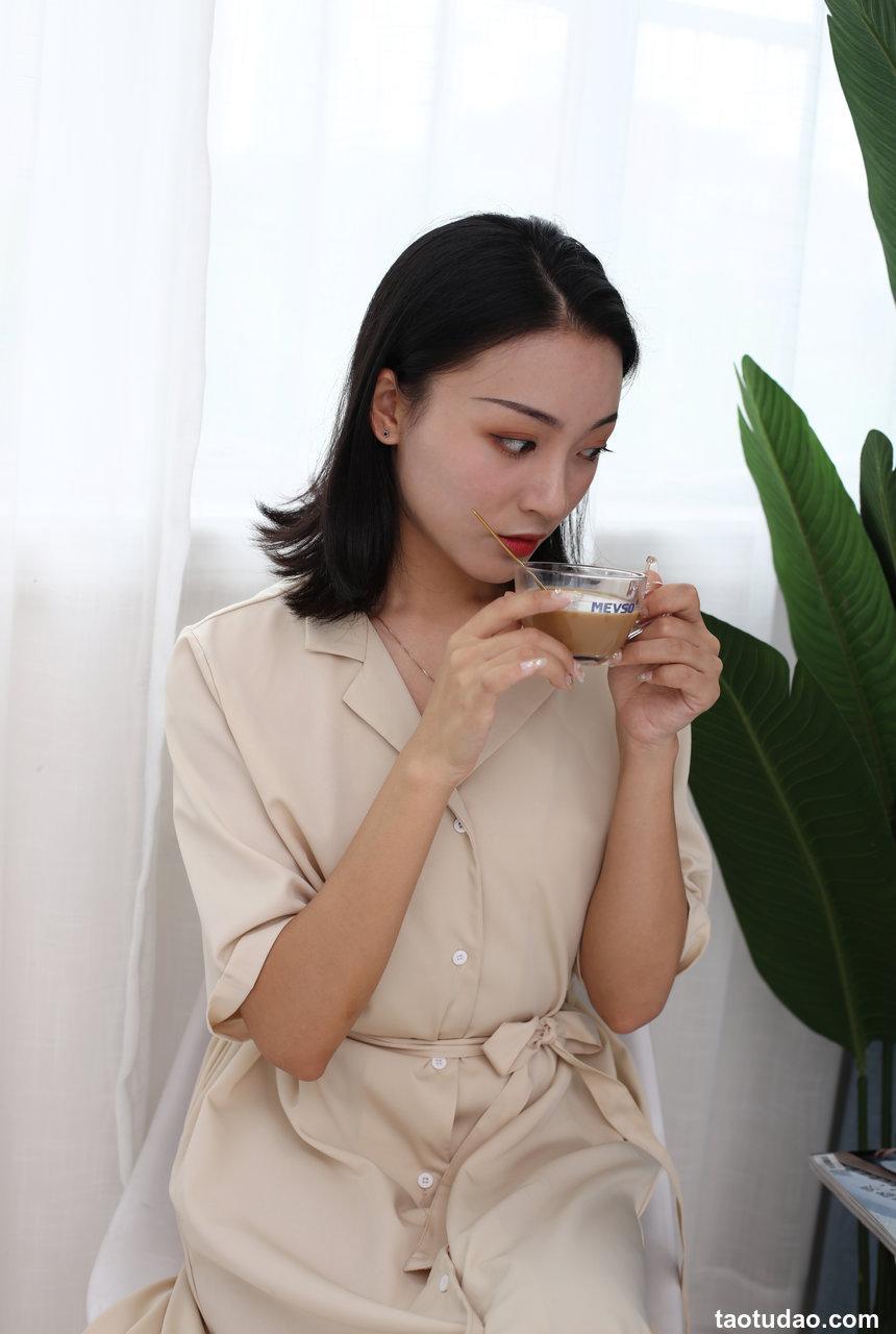 奈丝写真 NO.136 温柔奶茶色系–秀秀 [35P+299M]