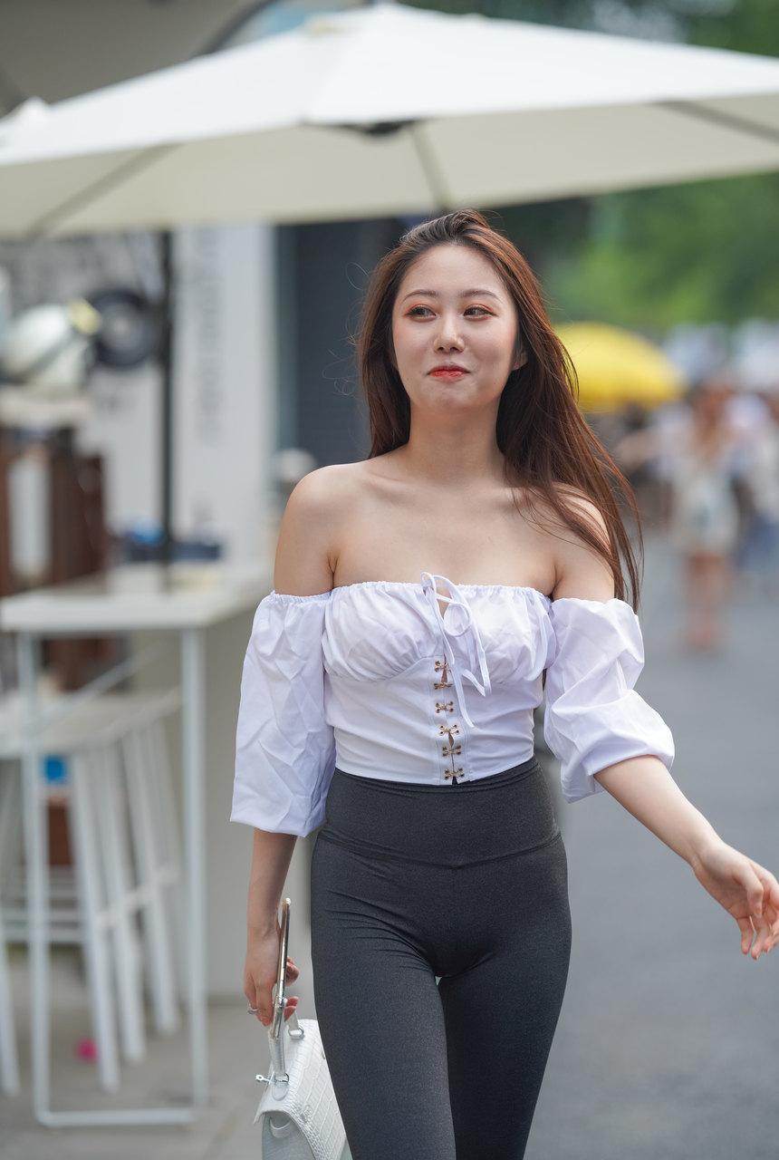 都市丽人玲玲街拍秋日恋语【套图+视频-21.5G】