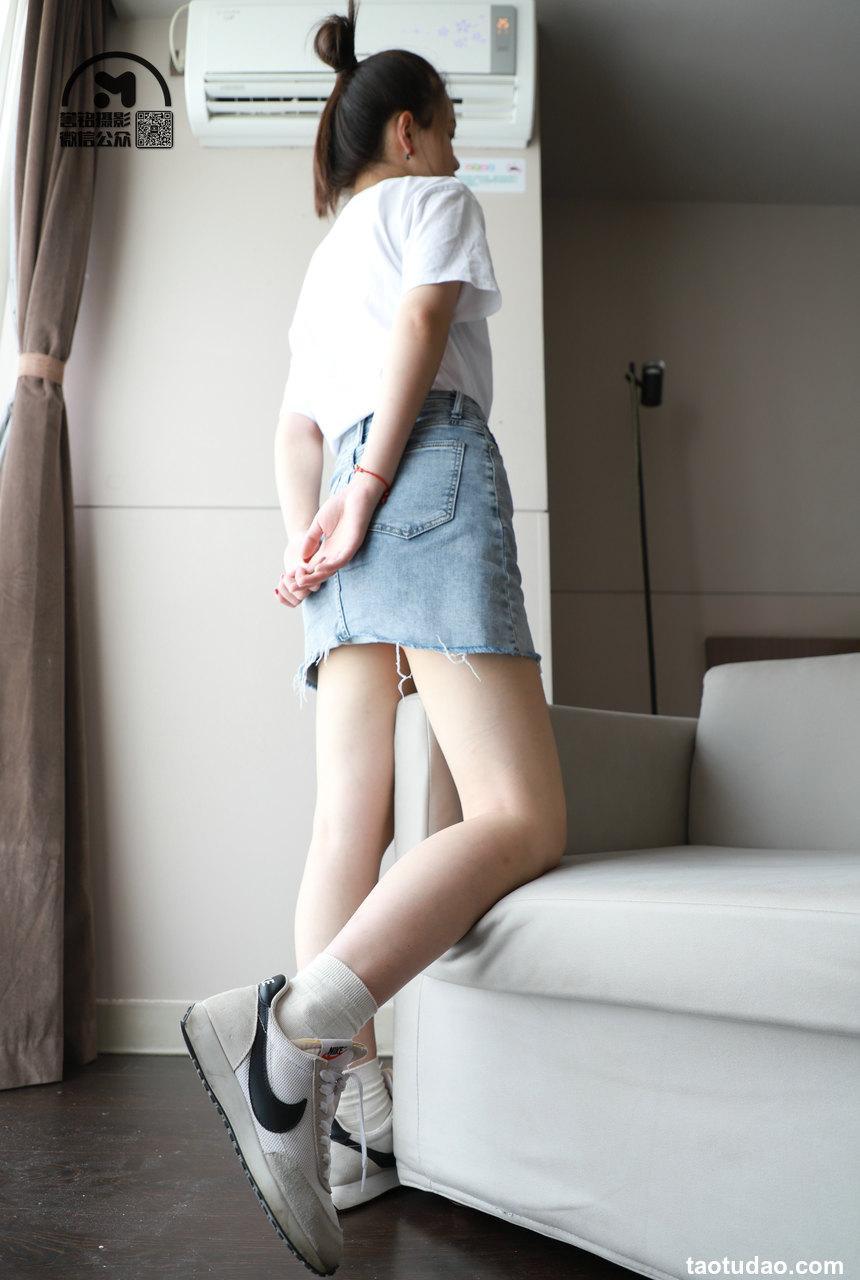 [誉铭传媒]袜足摄影 2021年《微信客户群第08套作品》[80P+1V／1.04GB]